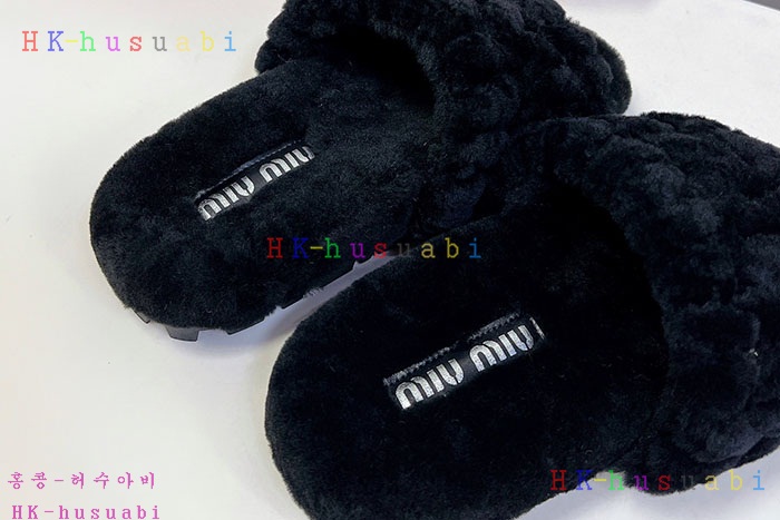 NEW 미우미우 슬리퍼 신상 MU 554015