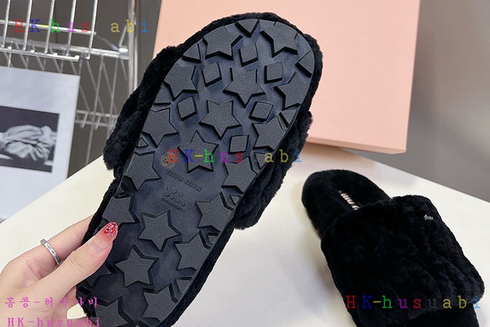 NEW 미우미우 슬리퍼 신상 MU 554015