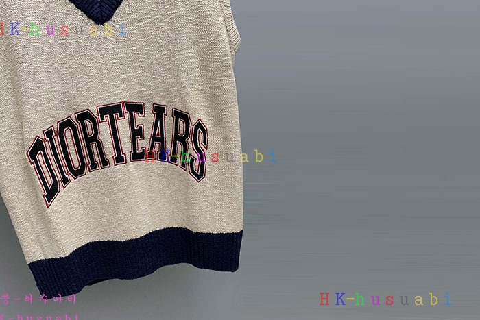 NEW 디올 니트조끼 신상 DR 497800