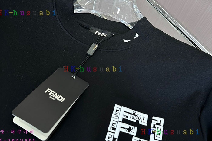 NEW 펜디 긴팔티 신상 FD 994402