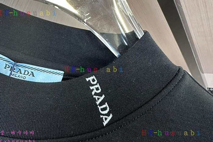NEW 프라다 긴팔티 신상 P 6714013