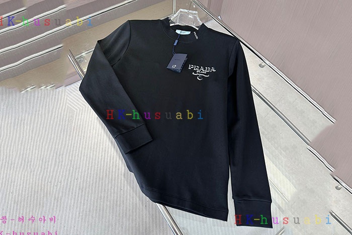 NEW 프라다 긴팔티 신상 P 6714013