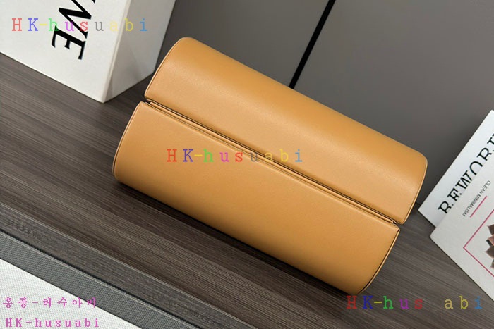 ★미러급★로에베 스몰 클래스프 백 6680400-3