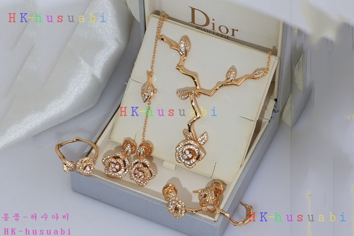 NEW  디올 목걸이 신상 DR 6855270