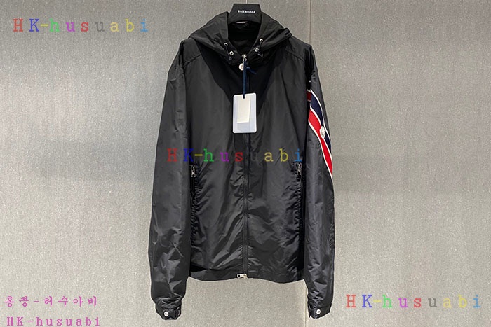 NEW 몽클레어 자켓 신상 M 3654455