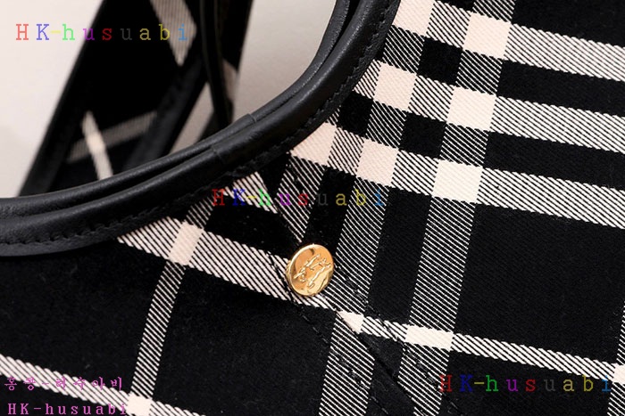 ★미러급★버버리 미디엄 체크 토트 80939781