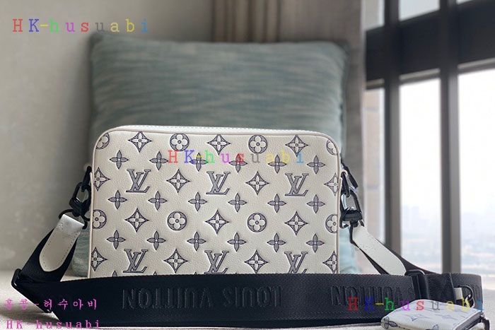 ★미러급★루이비통 트리오 메신저백 화이트 M24754