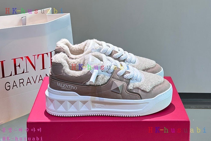 NEW 발렌티노 스니커즈 신상 V 522503
