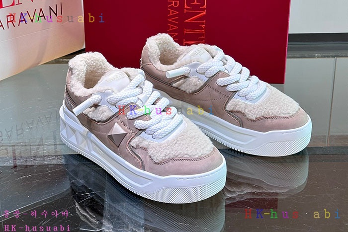 NEW 발렌티노 스니커즈 신상 V 522503