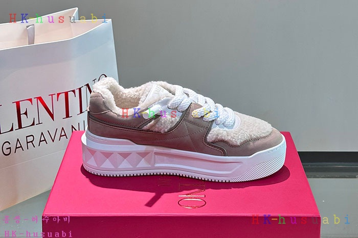 NEW 발렌티노 스니커즈 신상 V 522503
