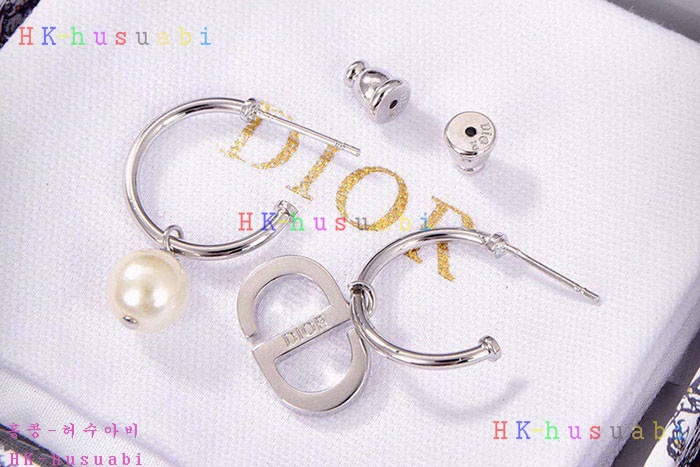 NEW 디올 귀걸이 신상 DR 7844718