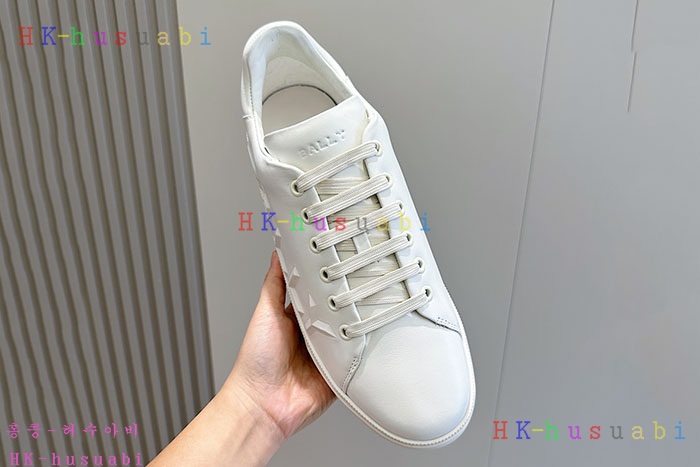 NEW 발리 스니커즈 신상 B 558605