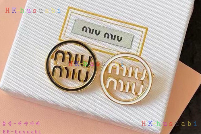 NEW 미우미우 귀걸이 신상 M 0958014