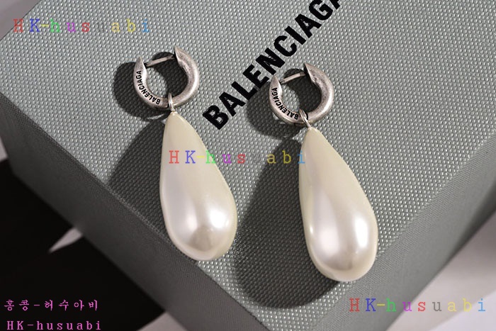 NEW 발렌시아가 귀걸이 신상 B 889011