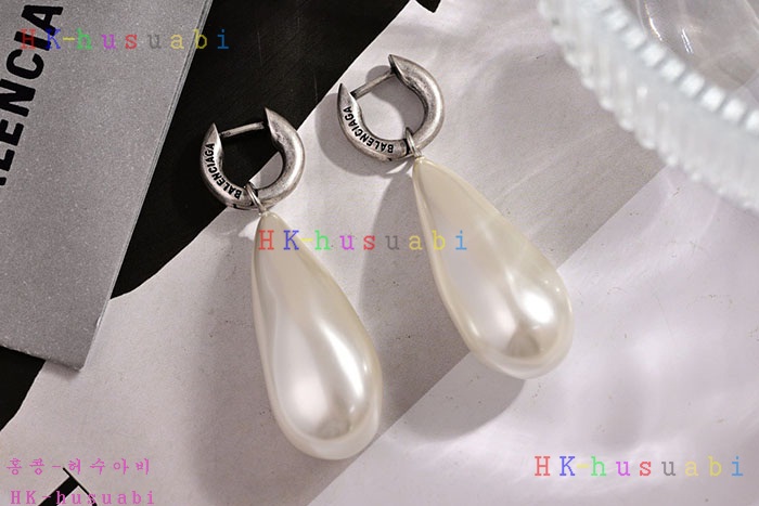 NEW 발렌시아가 귀걸이 신상 B 889011