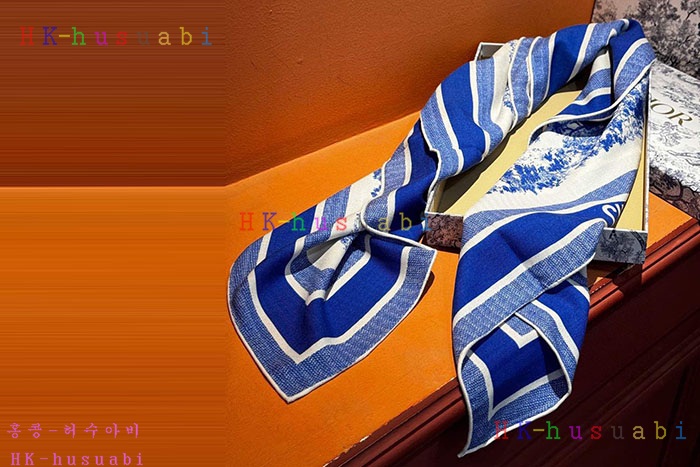 NEW 디올 스카프 신상 DR 485817