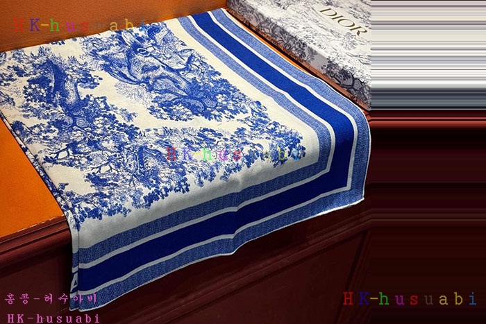NEW 디올 스카프 신상 DR 485817