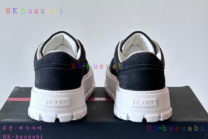 NEW 프라다 스니커즈 신상 P 986646
