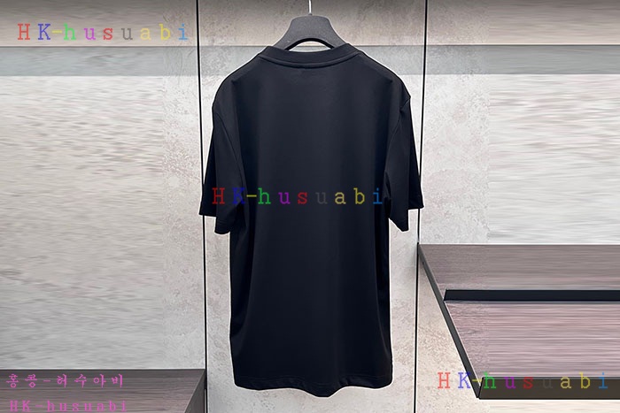 NEW 에르메스 반팔티 신상 H 3088044