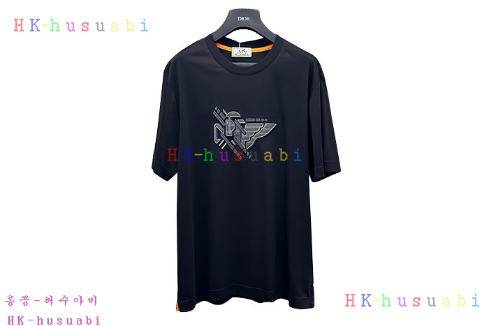 NEW 에르메스 반팔티 신상 H 3088042