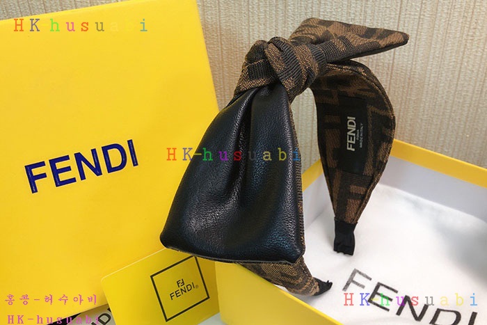 NEW 펜디 헤어밴드 신상 FD 25001057