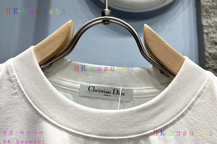 NEW디올 반팔티 신상 DR 558440
