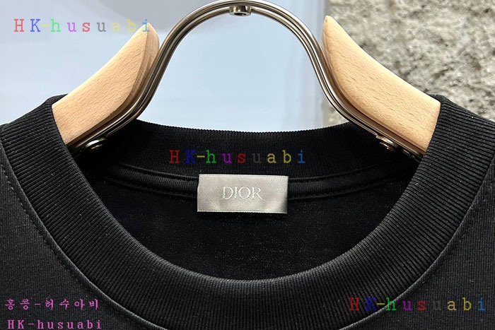 NEW디올 반팔티 신상 DR 558449