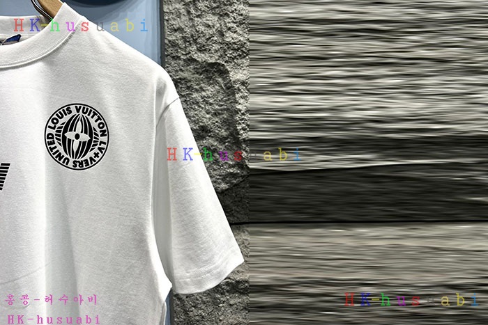 NEW 루이비통 반팔티 신상 LV 5824017