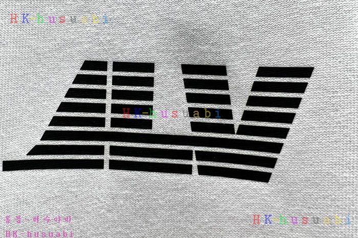 NEW 루이비통 반팔티 신상 LV 5824017