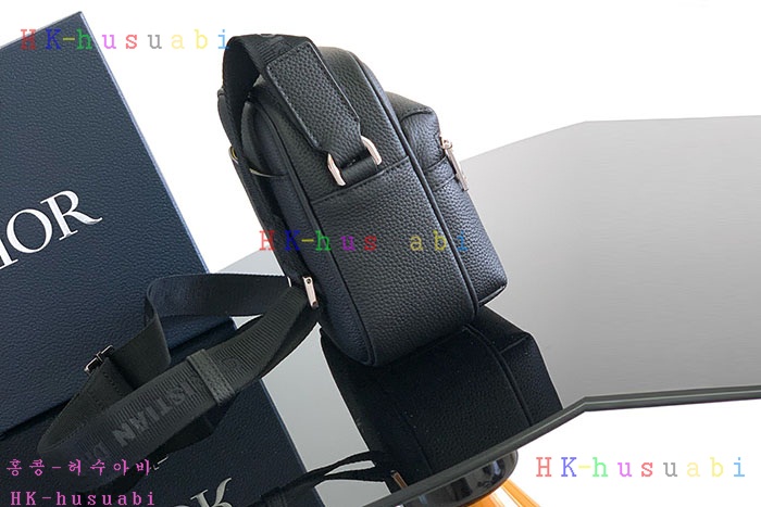 ★미러급★디올 DIOR AND KAWS Rider 2.0 미니 지퍼 메신저 백 2ESWS034