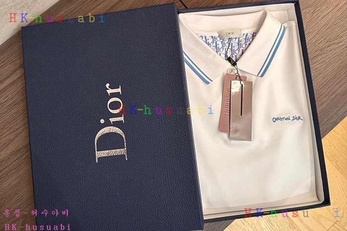NEW 디올 반팔티 신상 DR 6658010