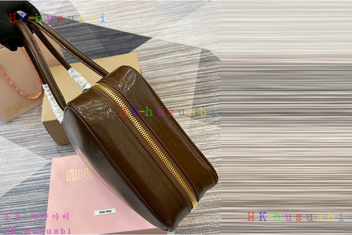 ★미러급★미우미우 나플락 페이턴트 가죽 보 백 라지 5BB177-2