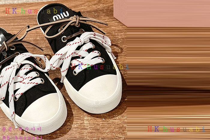 NEW 미우미우 신발 신상 MU 5584011
