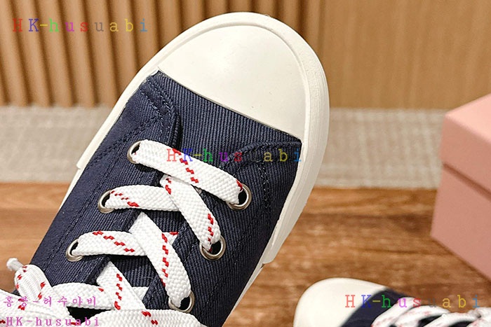 NEW 미우미우 신발 신상 MU 5584019