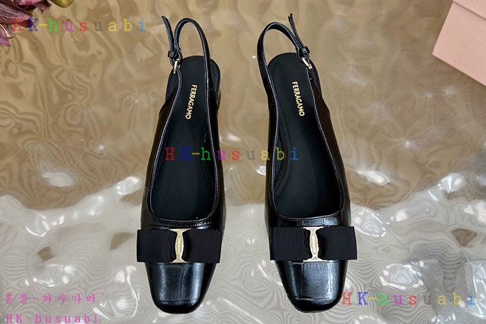 NEW 페라가모 신발 신상 F 558008